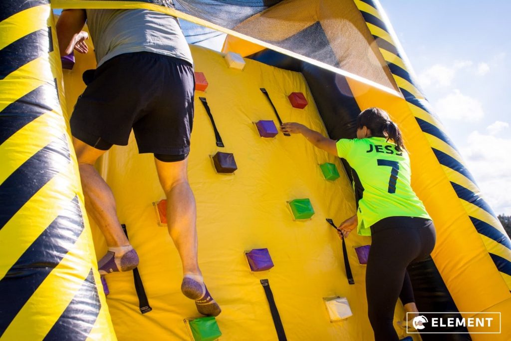 inflatable-obstacle-course-atomic-17-1024×683 inflatable-obstacle-course-atomic-17-1024x683